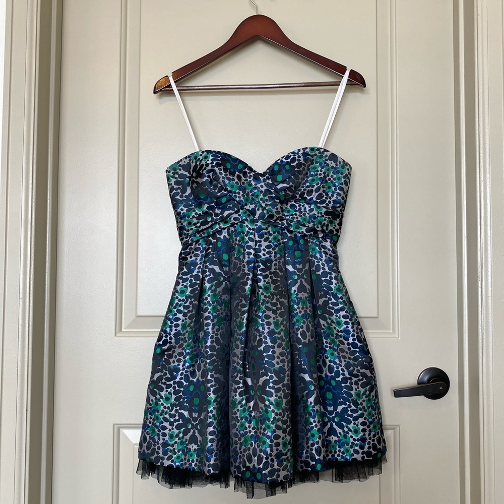 BCBG MAXAZRIA strapless cocktail dress
